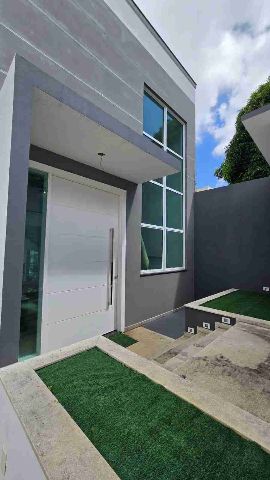 Casa 4 quartos e 3 banheiros, à venda, no bairro Bom Pastor em Juiz de Fora