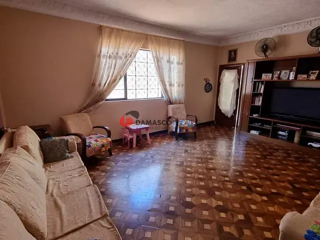 Casa com 246m² 4 quartos e 2 banheiros, à venda, no bairro Osvaldo Cruz em São Caetano do Sul