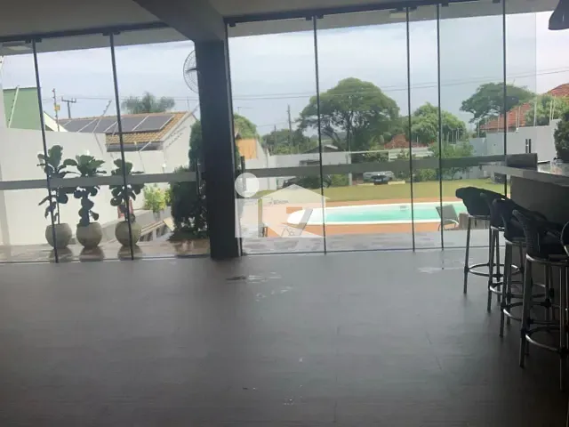 Casa com 750m², à venda, no bairro Centro em Rolândia
