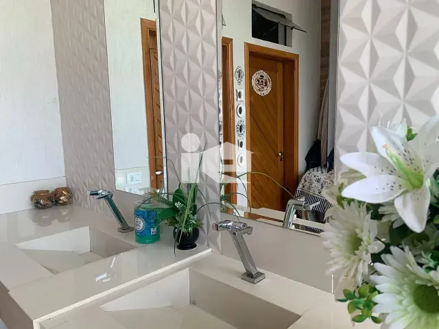 Casa com 750m², à venda, no bairro Centro em Rolândia