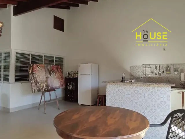 Casa com 575m² 4 quartos e 1 banheiro, à venda, no bairro Jardim Marim em Votuporanga