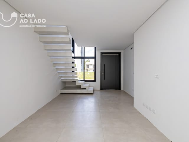 Casa 3 quartos e 3 banheiros, à venda, no bairro Santa Cândida em Curitiba