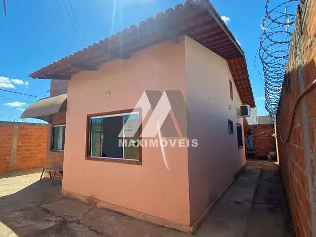 Casa com 180m² 2 quartos e 1 banheiro, à venda, no bairro São Mateus em Araçuaí