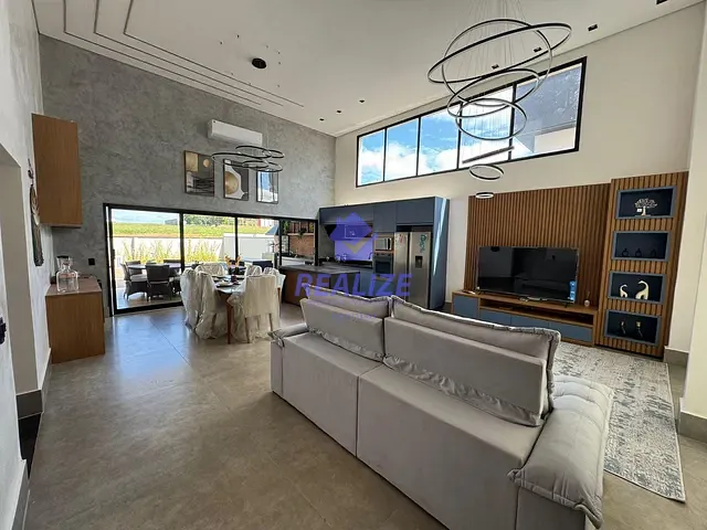 Casa com 450m² 2 quartos e 3 banheiros, à venda, no bairro Terras de Santa Cristina XIII Setor Iate em Paranapanema