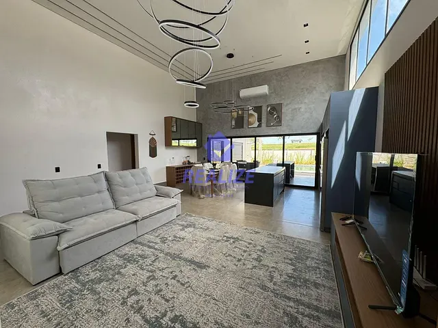 Casa com 450m² 2 quartos e 3 banheiros, à venda, no bairro Terras de Santa Cristina XIII Setor Iate em Paranapanema
