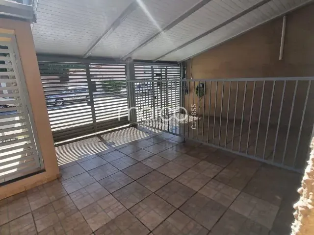 Casa 2 quartos e 1 banheiro, para alugar, no bairro Setor dos Funcionários em Goiânia