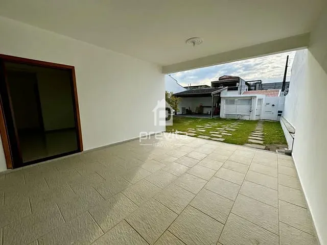 Casa com 250m² 3 quartos e 2 banheiros, à venda, no bairro Residencial Estoril em Taubaté