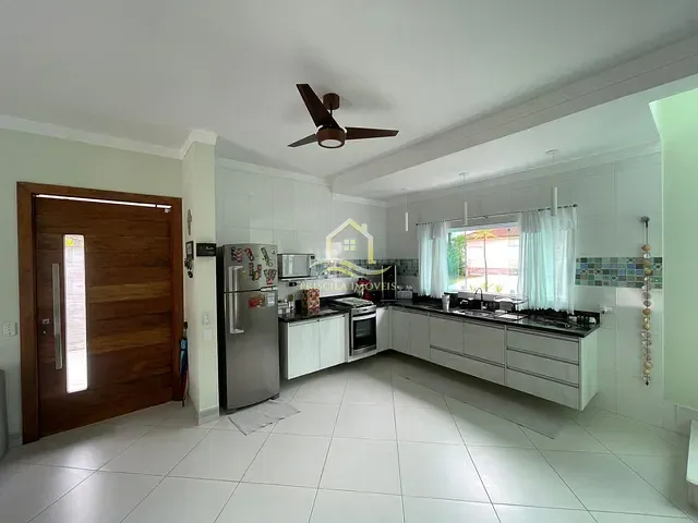 Casa com 410m² 5 quartos e 4 banheiros, à venda, no bairro Condomínio Tropical em São Sebastião