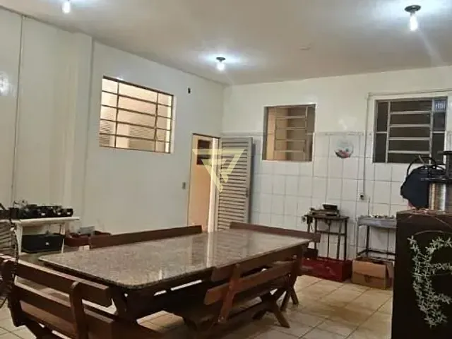 Casa com 540m², à venda ou para alugar, no bairro Sumarezinho em Ribeirão Preto