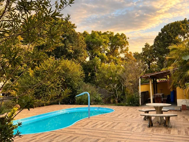 Casa 3 quartos e 1 banheiro, à venda, no bairro Córrego Frio em Santa Luzia