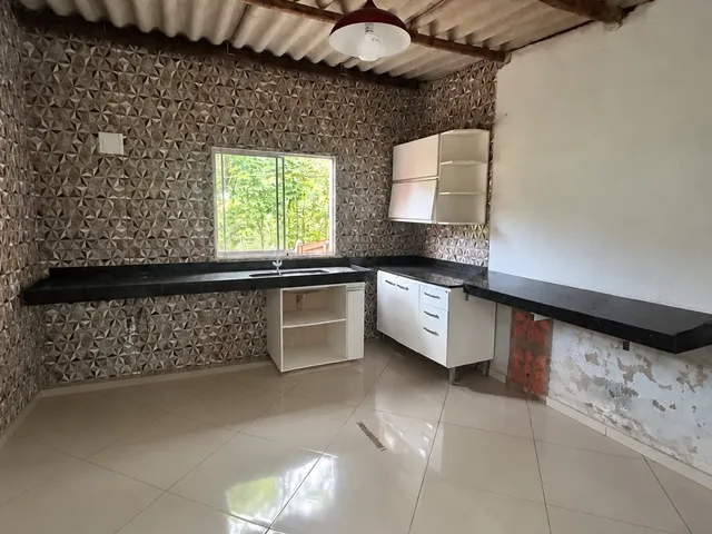 Casa 3 quartos e 1 banheiro, à venda, no bairro Córrego Frio em Santa Luzia