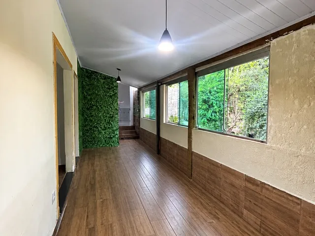 Casa 3 quartos e 1 banheiro, à venda, no bairro Córrego Frio em Santa Luzia