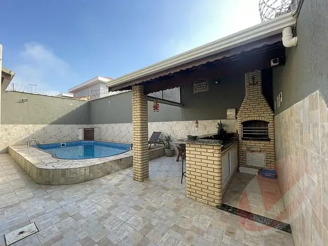 Casa com 364m² 3 quartos e 2 banheiros, à venda, no bairro Flórida em Praia Grande