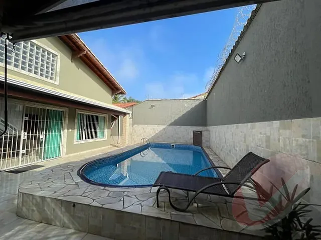 Casa com 364m² 3 quartos e 2 banheiros, à venda, no bairro Flórida em Praia Grande