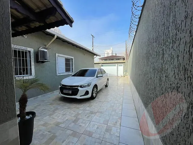 Casa com 364m² 3 quartos e 2 banheiros, à venda, no bairro Flórida em Praia Grande