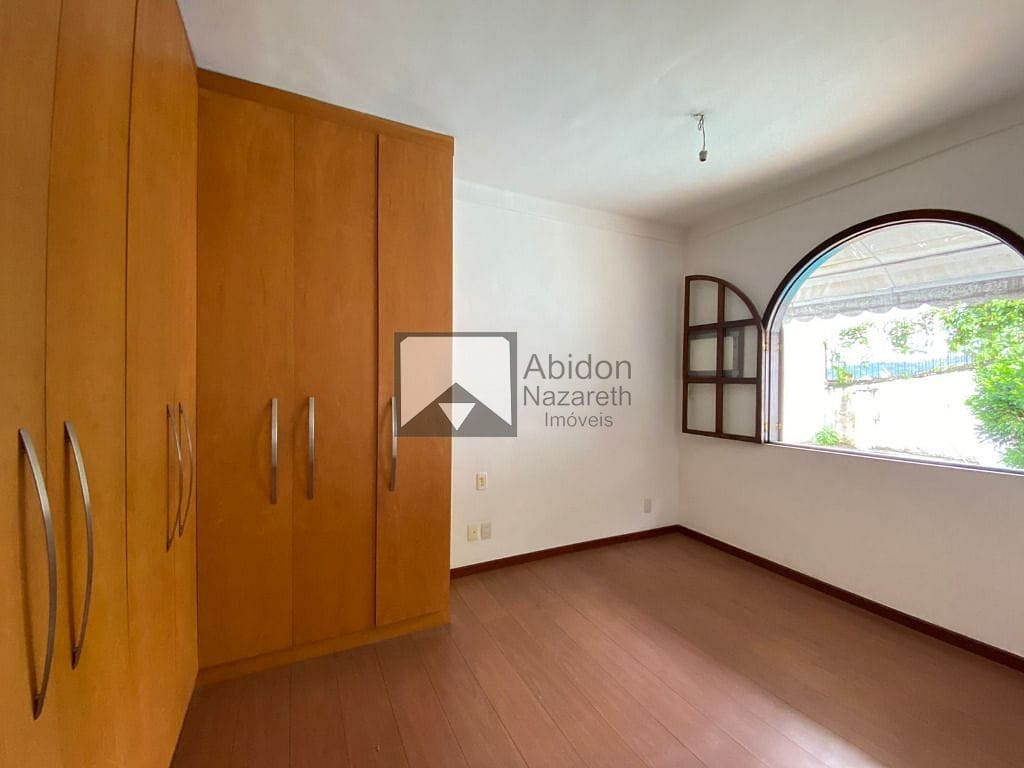 Casa à venda com 4 quartos, 200m² - Foto 35