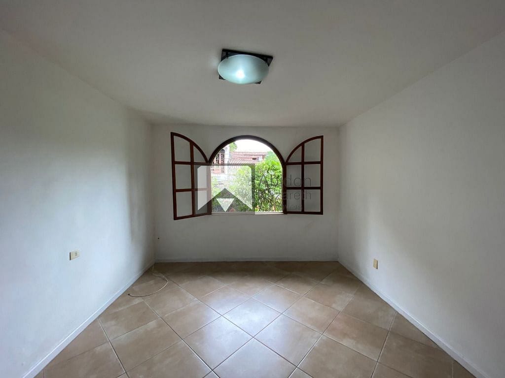 Casa à venda com 4 quartos, 200m² - Foto 45