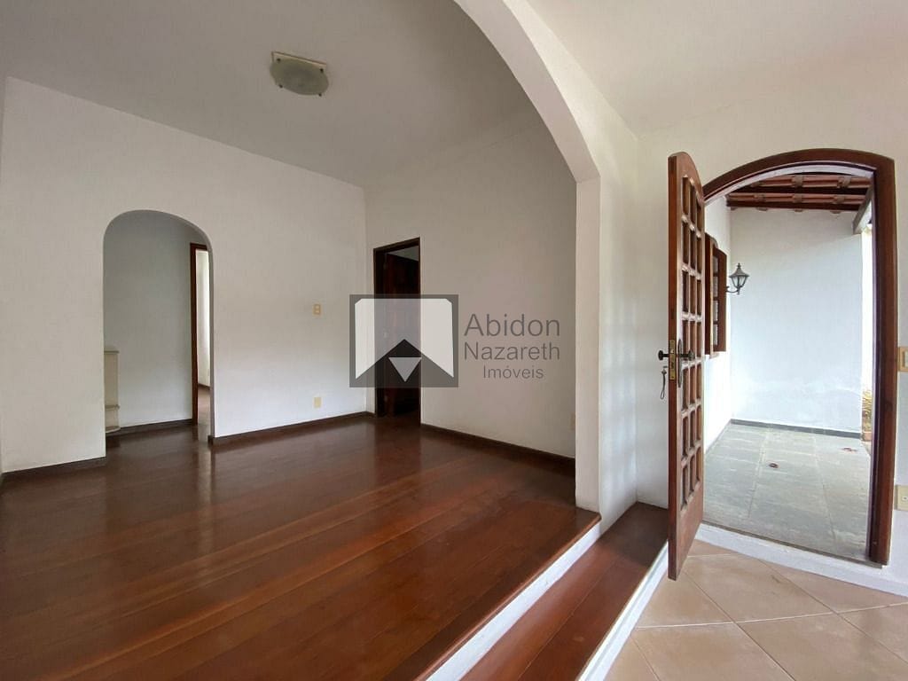 Casa à venda com 4 quartos, 200m² - Foto 47