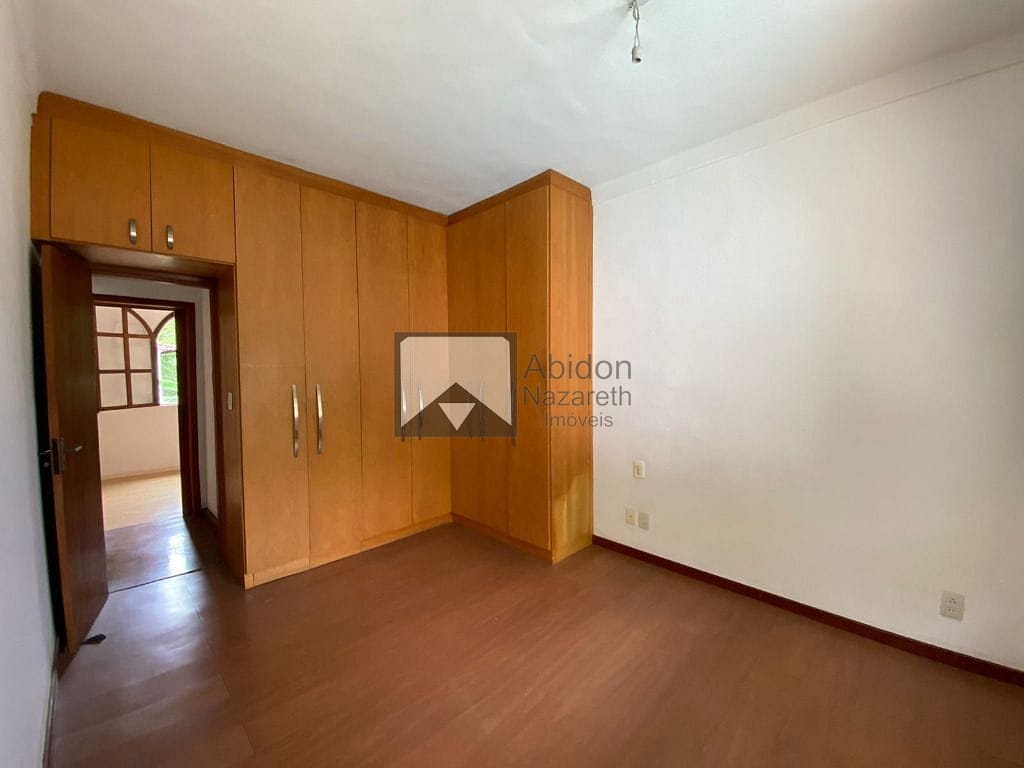 Casa à venda com 4 quartos, 200m² - Foto 34