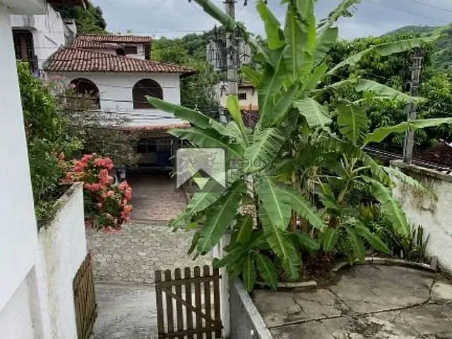 Casa com 260m² 4 quartos e 2 banheiros, à venda, no bairro Fonseca em Niterói