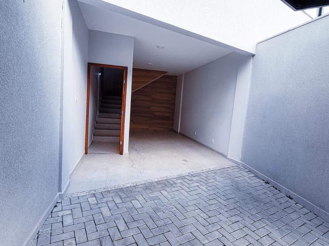 Casa com 360m² 3 quartos e 3 banheiros, à venda, no bairro São Pedro em Juiz de Fora