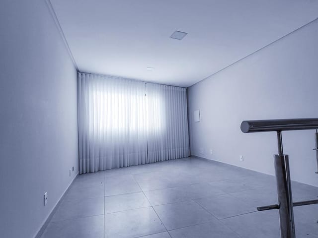 Casa com 360m² 3 quartos e 3 banheiros, à venda, no bairro São Pedro em Juiz de Fora