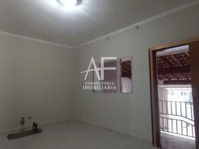 Casa com 125m² 2 quartos e 1 banheiro, à venda, no bairro Vila Jaboticabeira em Taubaté