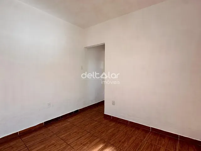 Casa com 40m² 1 quarto e 1 banheiro, para alugar, no bairro Minaslândia em Belo Horizonte