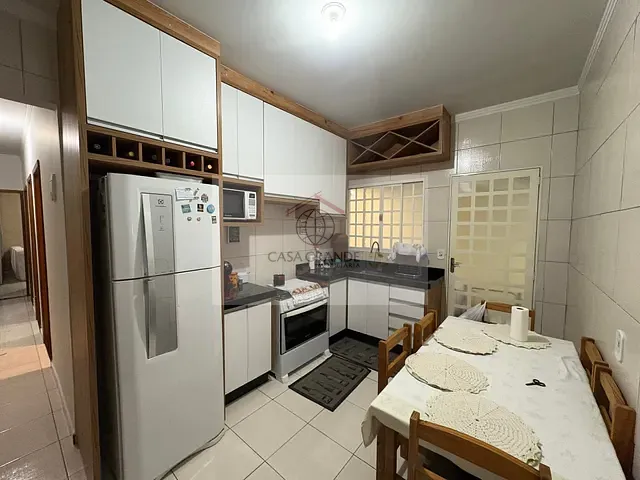 Casa com 150m² 3 quartos e 1 banheiro, à venda, no bairro Roland Garden em Rolândia