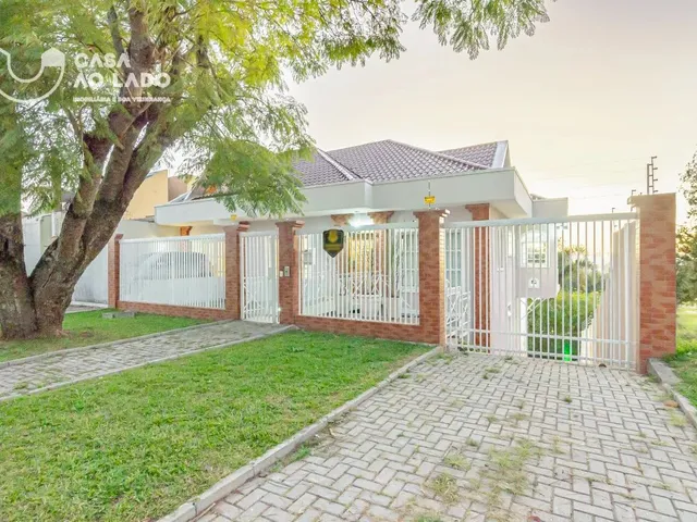 Casa 4 quartos e 12 banheiros, à venda, no bairro Guabirotuba em Curitiba