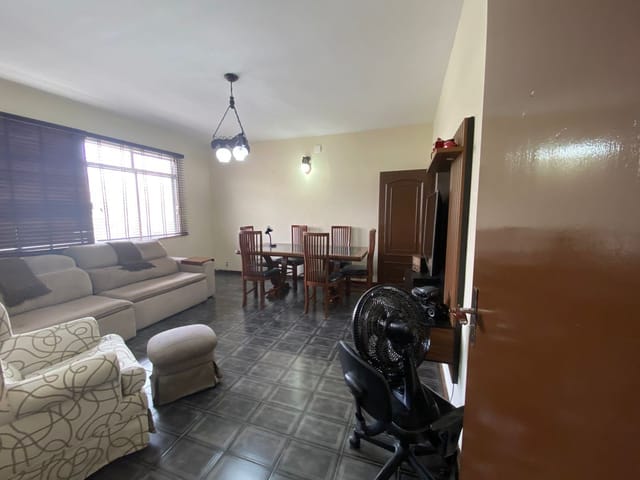 Casa com 240m² 3 quartos e 3 banheiros, à venda, no bairro Vila Valqueire em Rio de Janeiro