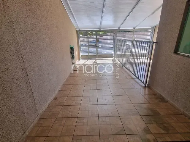 Casa 2 quartos e 1 banheiro, para alugar, no bairro Setor dos Funcionários em Goiânia
