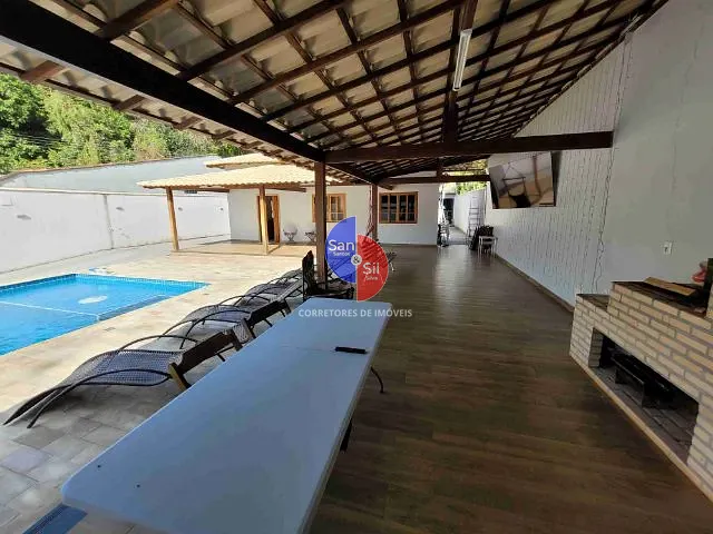 Casa com 400m² 3 quartos e 4 banheiros, à venda, no bairro Santa Dalila (Suruí) em Magé