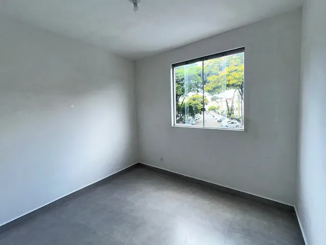 Casa 3 quartos e 1 banheiro, à venda, no bairro Aarão Reis em Belo Horizonte