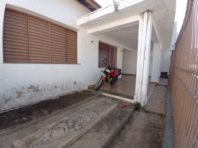 Casa com 360m² 2 quartos e 1 banheiro, à venda, no bairro Jardim Bela Vista em São João da Boa Vista