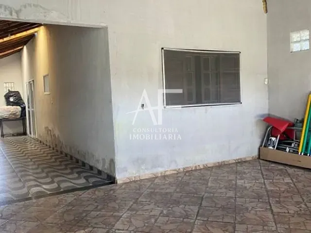 Casa com 294m² 2 quartos e 1 banheiro, à venda, no bairro Chácara Flórida em Taubaté