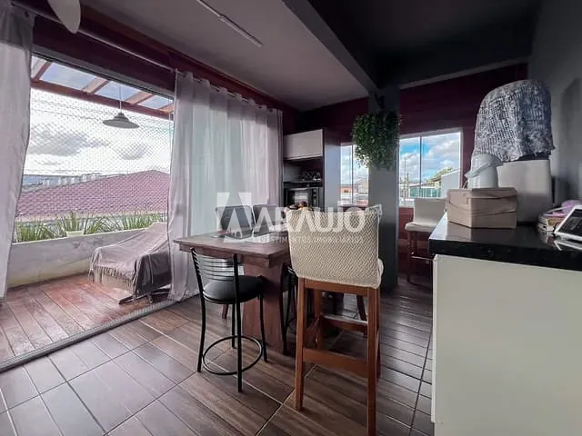 Casa com 200m² 6 quartos e 5 banheiros, à venda, no bairro Cidade Nova em Itajaí