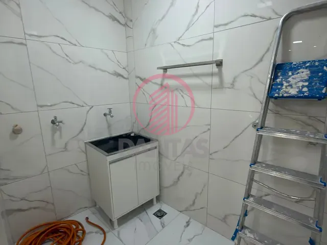 Casa 2 quartos e 1 banheiro, para alugar, no bairro Jardim das Flores em Osasco