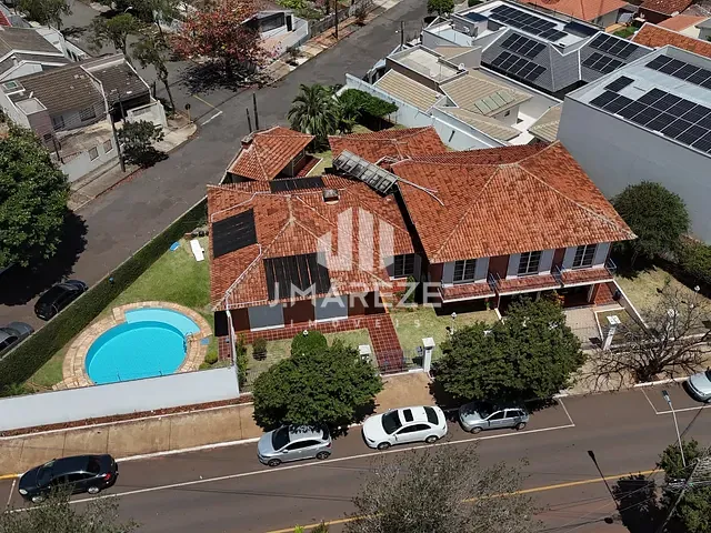 Casa com 390m², à venda, no bairro Jardim São Pedro em Apucarana