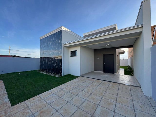 Casa com 300m² 3 quartos e 2 banheiros, à venda, no bairro Loteamento Quatro Estações Boulevard em Sinop