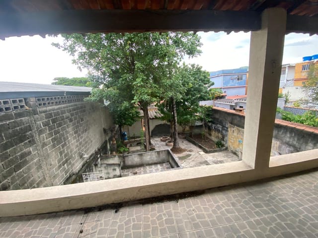 Casa com 600m² 2 quartos e 1 banheiro, à venda, no bairro Oswaldo Cruz em Rio de Janeiro