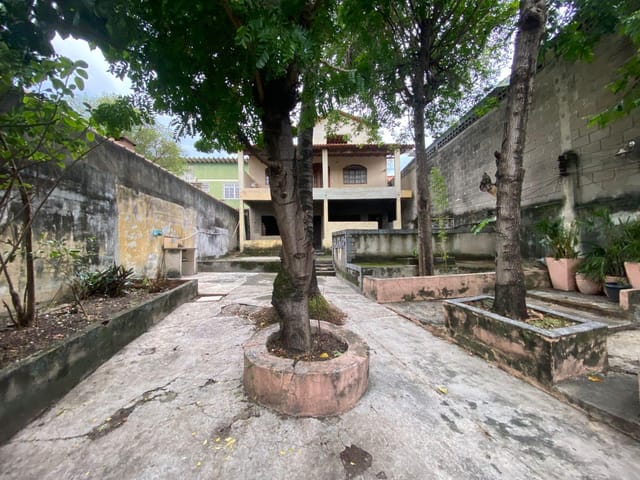 Casa com 600m² 2 quartos e 1 banheiro, à venda, no bairro Oswaldo Cruz em Rio de Janeiro