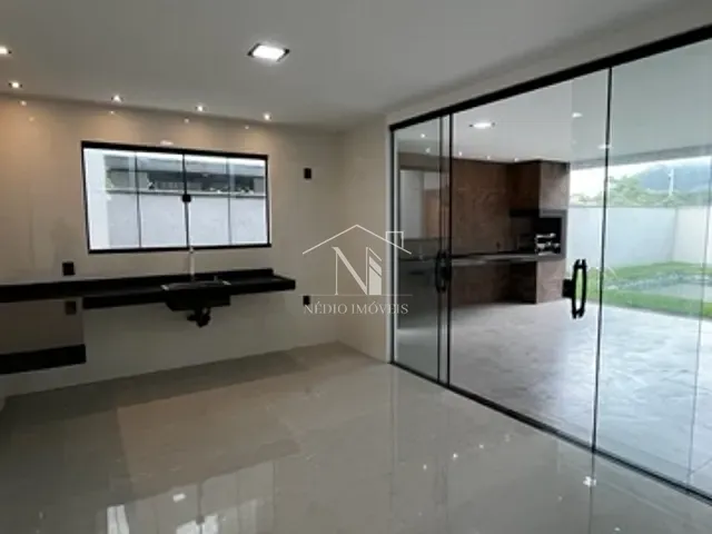 Casa 3 quartos e 2 banheiros, à venda, no bairro Itapeba em Maricá