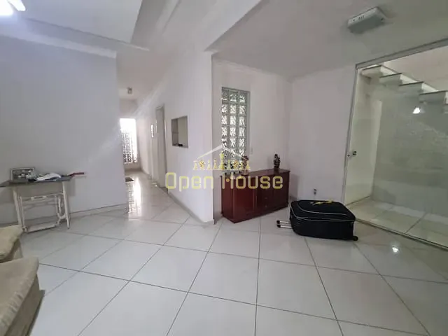 Casa 5 quartos e 3 banheiros, à venda, no bairro Jardim Veneza em Volta Redonda