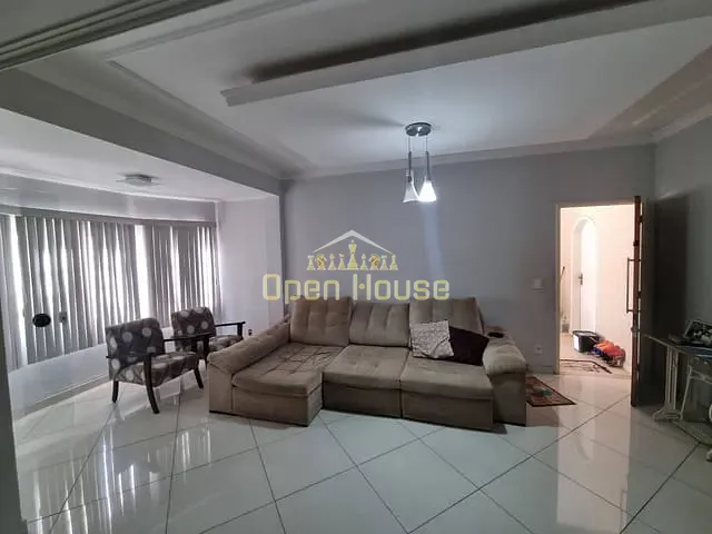 Casa 5 quartos e 3 banheiros, à venda, no bairro Jardim Veneza em Volta Redonda