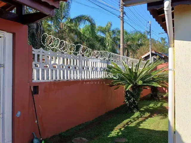 Casa 3 quartos e 2 banheiros, à venda, no bairro Residencial Hípica Jaguari em Bragança Paulista