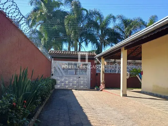 Casa 3 quartos e 2 banheiros, à venda, no bairro Residencial Hípica Jaguari em Bragança Paulista
