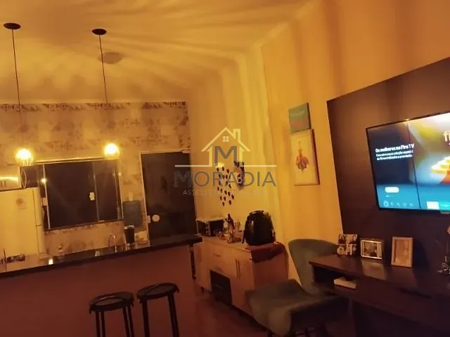 Casa com 200m² 2 quartos e 2 banheiros, à venda, no bairro Jardim Aeroporto em Guaxupé