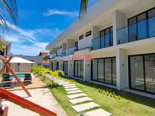 Casa 2 quartos e 3 banheiros, à venda, no bairro Olivença em Ilhéus