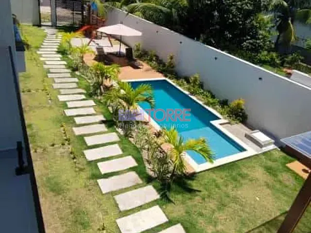 Casa 2 quartos e 3 banheiros, à venda, no bairro Olivença em Ilhéus